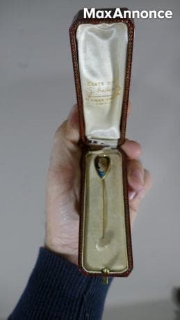 Epingle à Foulard En Or Et émail De Limoges,émaux Sarlandie