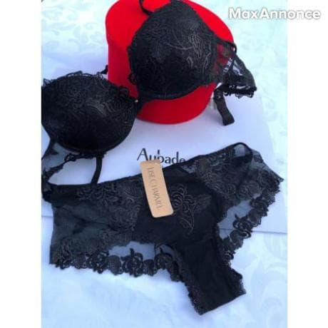 ENSEMBLE PARURE LINGERIE Lise Charmel  90  - État neuf