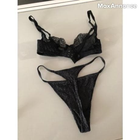 ENSEMBLE PARURE LINGERIE Dior  80  - Très bon état
