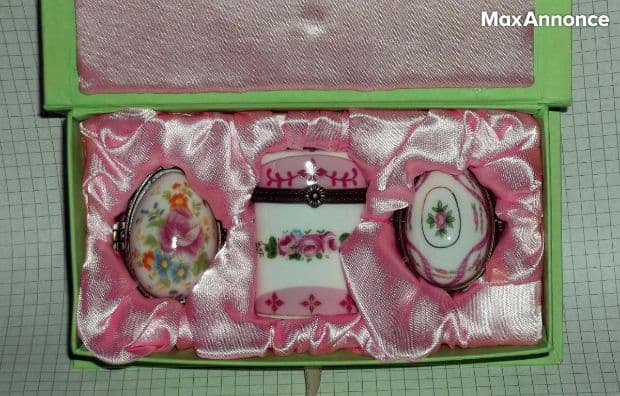 pilulier en porcelaine.