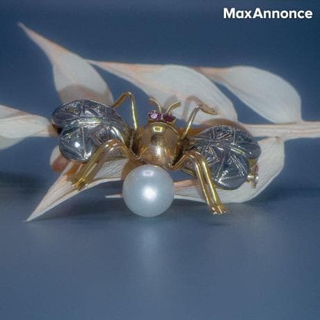 Broche Abeille En Or 18 K