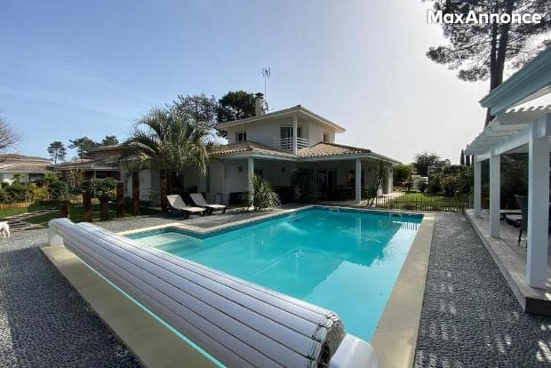 VILLA LAETITIA à Lège 150 m2 avec piscine chauffée 