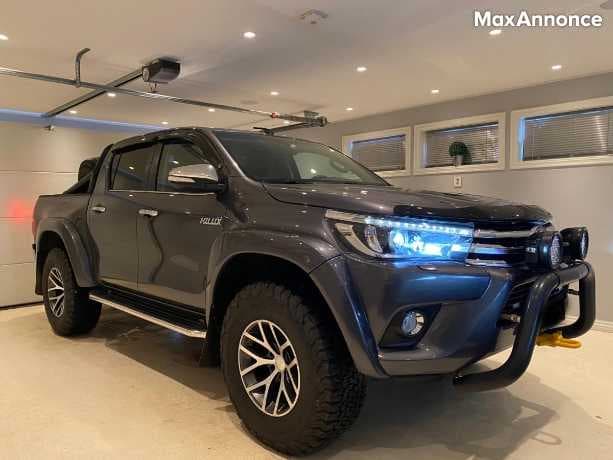 Toyota Hilux artic trucks 35