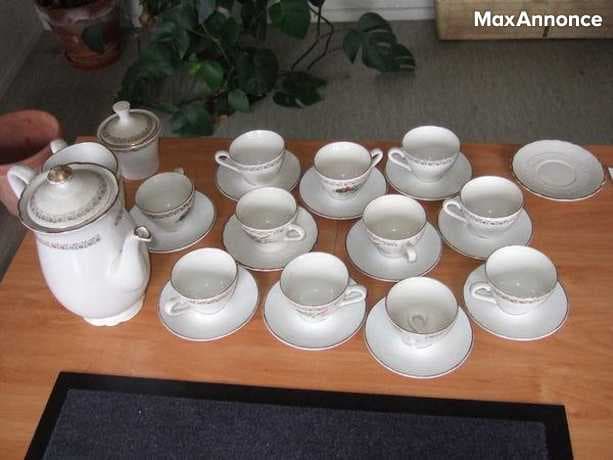 Service a Café en Porcelaine