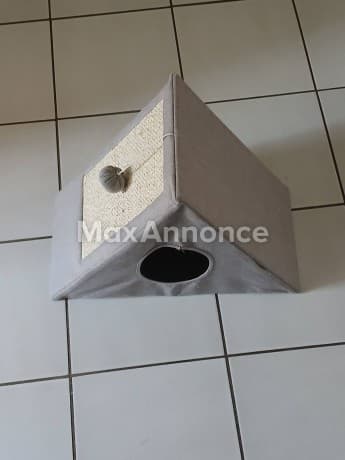 Tipi et grifoir pour chat très bon état complet 