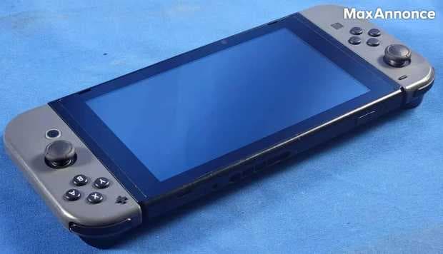 Console portable Nintendo Switch HAC-001 - 32 Go - Manettes 