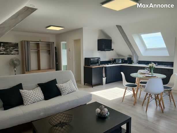 Studio plein sud totalement rénové de 45 m comprenant un coi