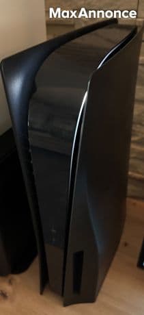 PS5 avec SSD 1 To + 2 manettes – Très bon état – 150 €