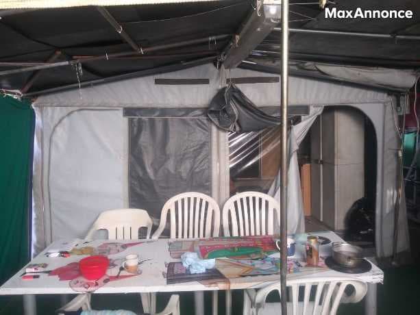 Je vends une Remorque-Caravane installée au camping à Barcel