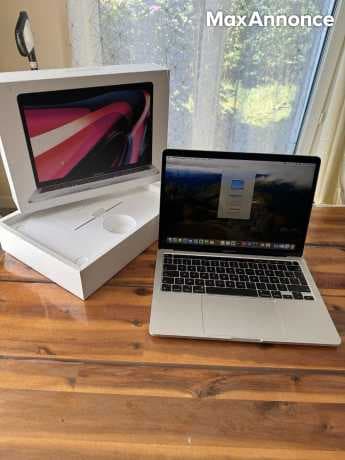 MacBook Pro M2 de 2022 Argent Puce M2 / 256Go SSD / 8Go RAM 