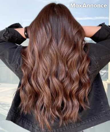 Coiffeuse Mixte visagiste, coloriste et barbier à lyon 