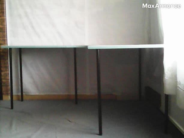 Table d'angle de bureau spécial PC aves passes cables