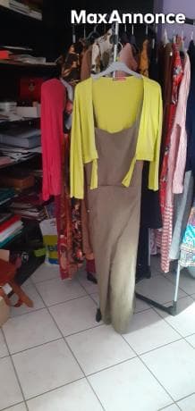 Ensemble salopette kaki et veste verte