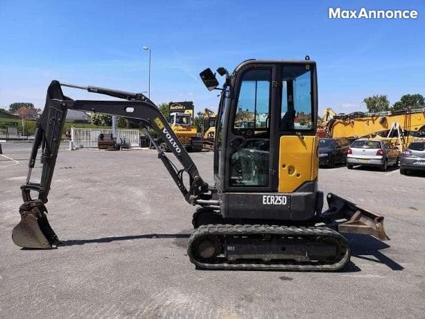 Mini-pelle VOLVO ECR25D