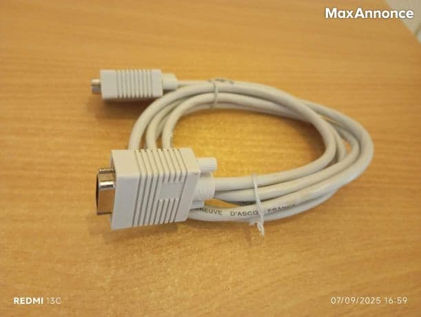 Câble svga standard mâle  mâle noir 1,80 m    