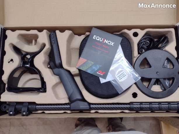New Minelab Equinox 800 Metal Detector