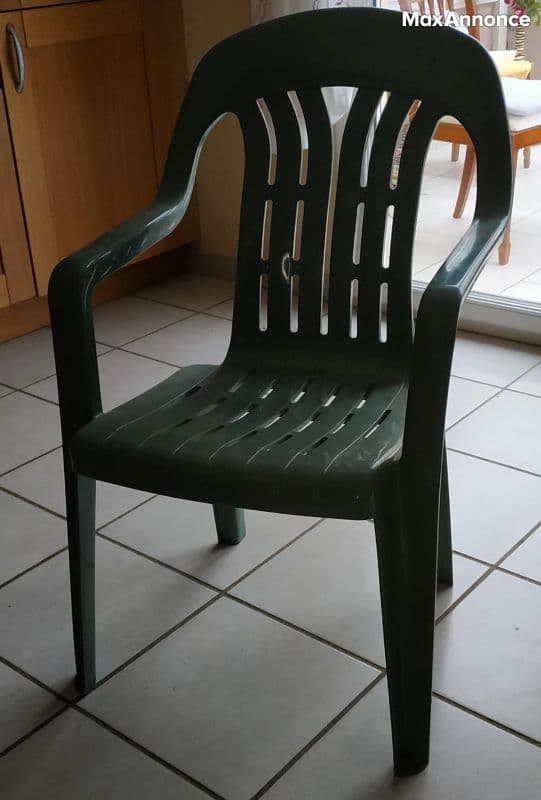 4 chaises de jardin