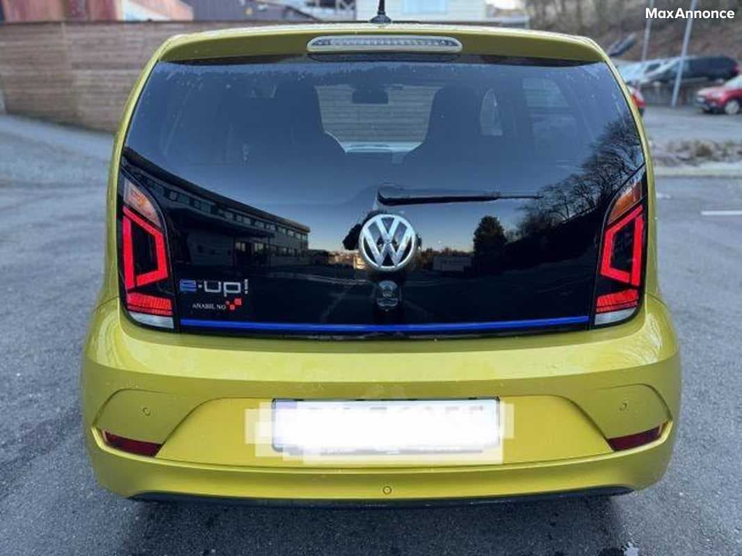 Très belle voiture Volkswagen UP 