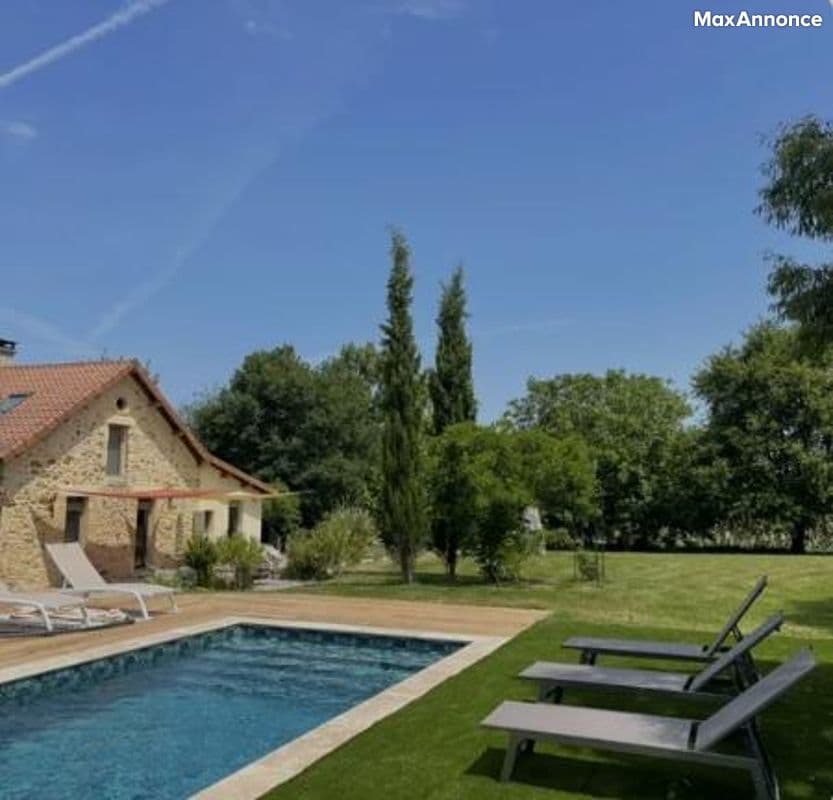 Gite de charme avec piscine en Périgord