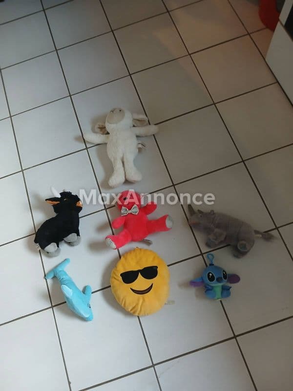 Vend divers peluche au choix très bon état 2€ la peluche 