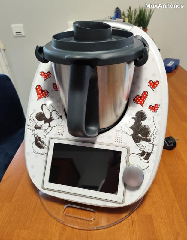 Thermomix TM6 de chez Vorwerk avec Beaucoup d'accessoires