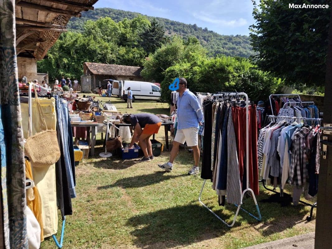 Brocante 23 et 24 mai  2025 à IZIEU ( 01300)