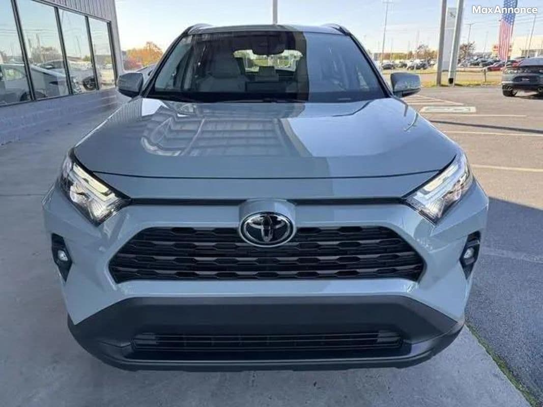 Neatly 2023 Toyota RAV4 XLE Premium