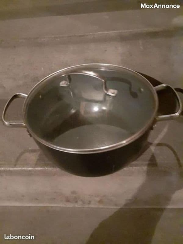 Cocotte en Fonte & son Couvercle 