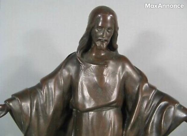 Sculpture, en bronze patiné, représentant Jésus-Christ